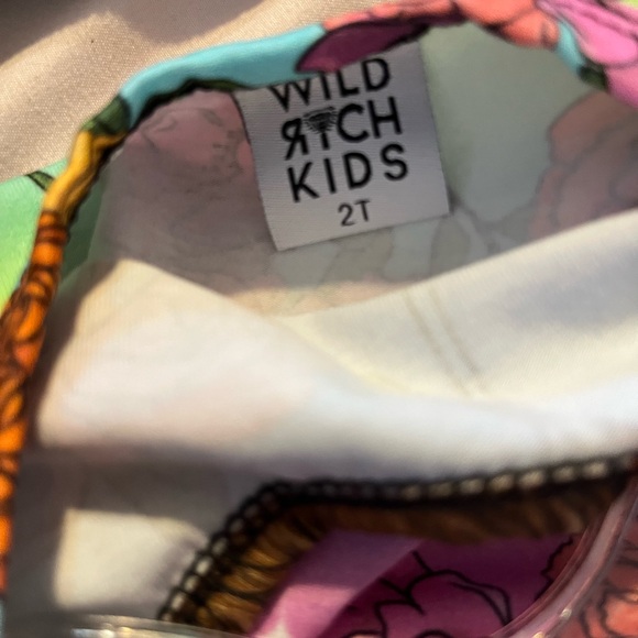 Very comfortable dress. Size 2t - Picture 3 of 3